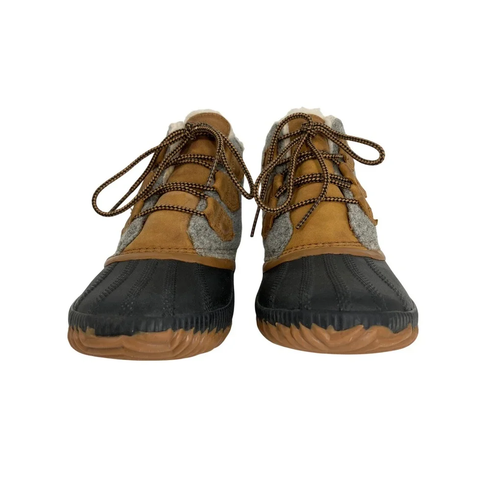 Sorel Out N About Plus Conquest Boots Womens 8 Gray Black Excellent Waterproof